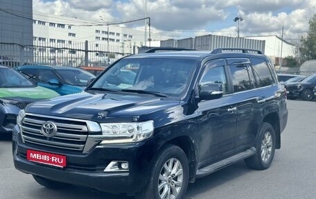Toyota Land Cruiser 200, 2018 год, 5 599 000 рублей, 1 фотография