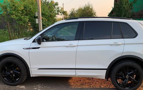 Volkswagen Tiguan II, 2021 год, 3 990 000 рублей, 3 фотография