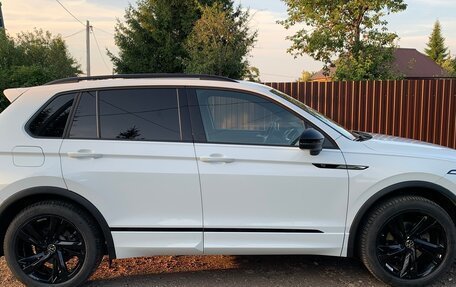 Volkswagen Tiguan II, 2021 год, 3 990 000 рублей, 4 фотография