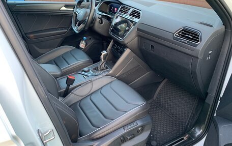Volkswagen Tiguan II, 2021 год, 3 990 000 рублей, 13 фотография