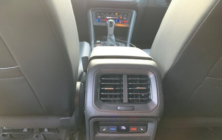 Volkswagen Tiguan II, 2021 год, 3 990 000 рублей, 15 фотография