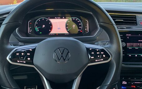 Volkswagen Tiguan II, 2021 год, 3 990 000 рублей, 10 фотография
