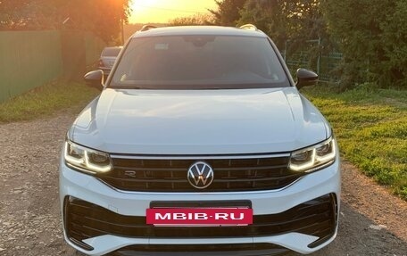 Volkswagen Tiguan II, 2021 год, 3 990 000 рублей, 7 фотография