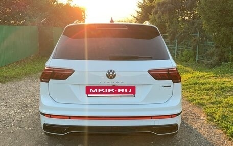 Volkswagen Tiguan II, 2021 год, 3 990 000 рублей, 8 фотография