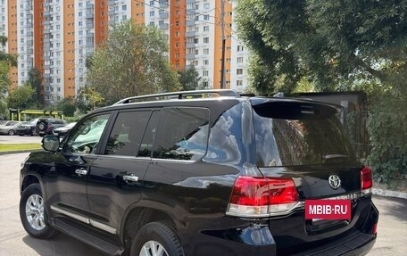 Toyota Land Cruiser 200, 2015 год, 4 650 000 рублей, 6 фотография
