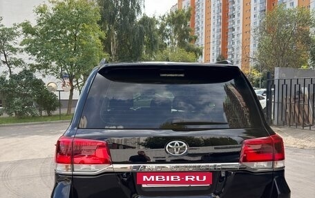 Toyota Land Cruiser 200, 2015 год, 4 650 000 рублей, 7 фотография