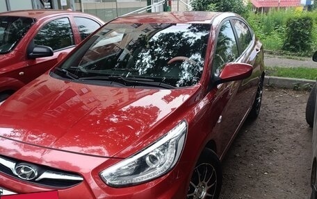 Hyundai Solaris II рестайлинг, 2013 год, 840 000 рублей, 2 фотография