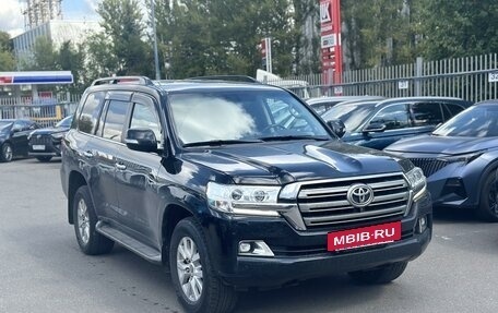 Toyota Land Cruiser 200, 2018 год, 5 599 000 рублей, 2 фотография