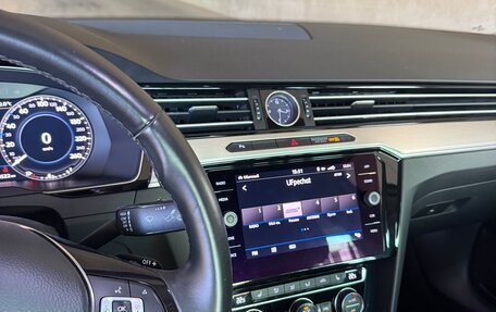 Volkswagen Passat B8 рестайлинг, 2019 год, 2 680 000 рублей, 8 фотография