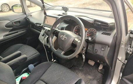 Toyota Wish II, 2012 год, 1 300 000 рублей, 1 фотография