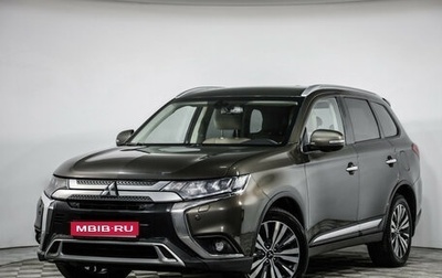 Mitsubishi Outlander III рестайлинг 3, 2020 год, 2 199 000 рублей, 1 фотография