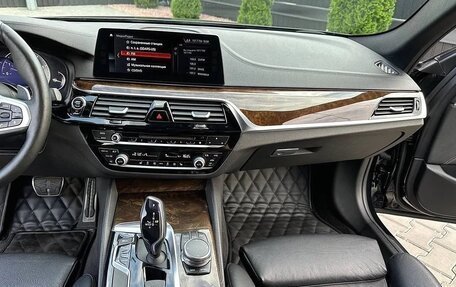 BMW 5 серия, 2017 год, 22 фотография