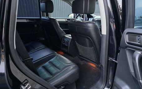 Volkswagen Touareg III, 2011 год, 1 890 000 рублей, 21 фотография