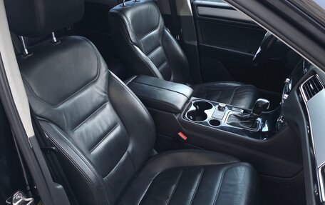 Volkswagen Touareg III, 2011 год, 1 890 000 рублей, 24 фотография