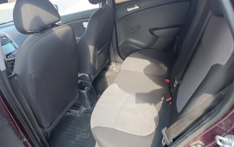 Hyundai Solaris II рестайлинг, 2012 год, 600 000 рублей, 12 фотография
