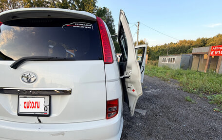 Toyota ISis I, 2004 год, 535 000 рублей, 12 фотография