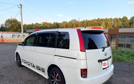 Toyota ISis I, 2004 год, 535 000 рублей, 32 фотография
