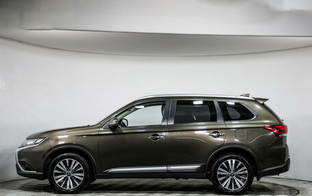 Mitsubishi Outlander III рестайлинг 3, 2020 год, 2 199 000 рублей, 8 фотография