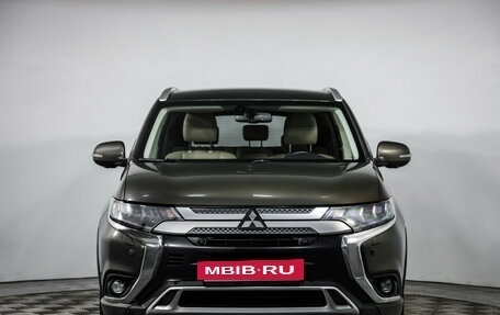 Mitsubishi Outlander III рестайлинг 3, 2020 год, 2 199 000 рублей, 2 фотография