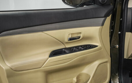 Mitsubishi Outlander III рестайлинг 3, 2020 год, 2 199 000 рублей, 20 фотография