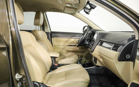 Mitsubishi Outlander III рестайлинг 3, 2020 год, 2 199 000 рублей, 22 фотография