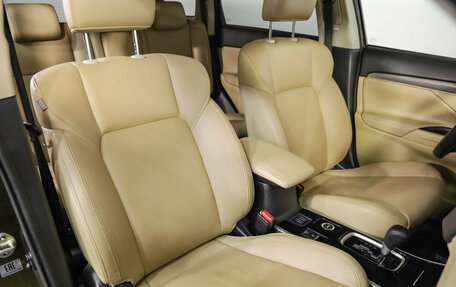 Mitsubishi Outlander III рестайлинг 3, 2020 год, 2 199 000 рублей, 23 фотография