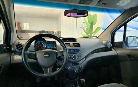 Chevrolet Spark III, 2011 год, 575 000 рублей, 12 фотография