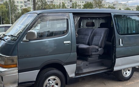 Toyota HiAce H100, 1993 год, 370 000 рублей, 4 фотография