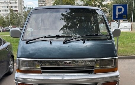 Toyota HiAce H100, 1993 год, 370 000 рублей, 3 фотография