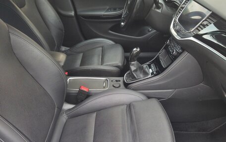 Opel Astra K, 2021 год, 1 650 000 рублей, 9 фотография