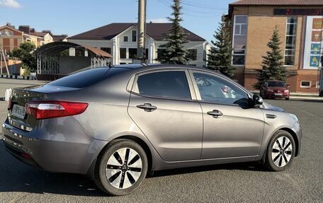 KIA Rio III рестайлинг, 2014 год, 880 000 рублей, 2 фотография