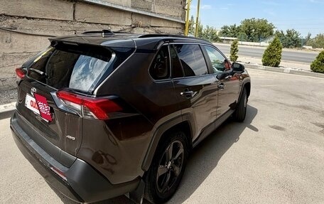 Toyota RAV4, 2021 год, 3 100 000 рублей, 3 фотография