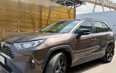 Toyota RAV4, 2021 год, 3 100 000 рублей, 8 фотография