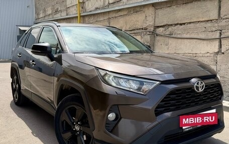 Toyota RAV4, 2021 год, 3 100 000 рублей, 6 фотография