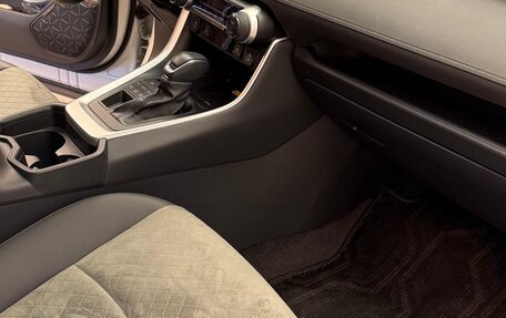 Toyota RAV4, 2025 год, 3 950 000 рублей, 8 фотография