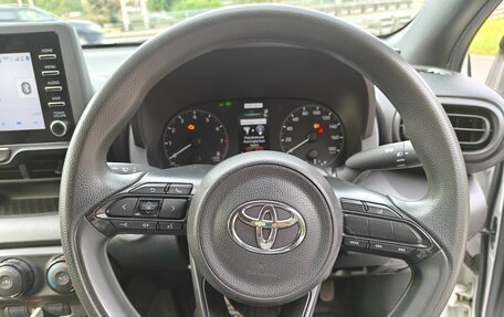 Toyota Yaris, 2021 год, 1 070 000 рублей, 10 фотография