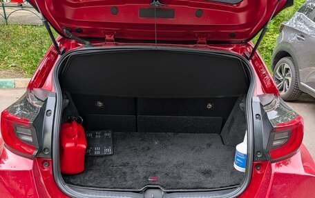 Toyota Yaris, 2021 год, 3 400 000 рублей, 4 фотография
