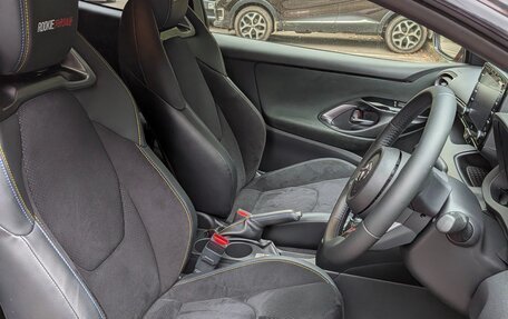 Toyota Yaris, 2021 год, 3 400 000 рублей, 6 фотография