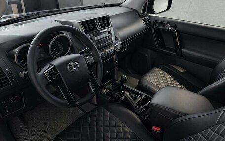 Toyota Land Cruiser Prado 150 рестайлинг 2, 2013 год, 2 359 000 рублей, 8 фотография