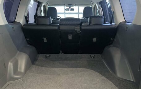 Toyota Land Cruiser Prado 150 рестайлинг 2, 2013 год, 2 359 000 рублей, 13 фотография