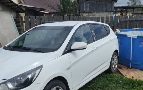 Hyundai Solaris II рестайлинг, 2013 год, 530 000 рублей, 1 фотография
