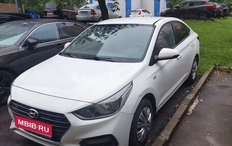 Hyundai Solaris II рестайлинг, 2019 год, 990 000 рублей, 1 фотография