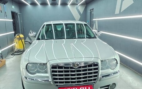 Chrysler 300C II, 2006 год, 800 000 рублей, 1 фотография