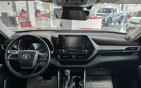 Toyota Highlander, 2021 год, 4 209 000 рублей, 17 фотография