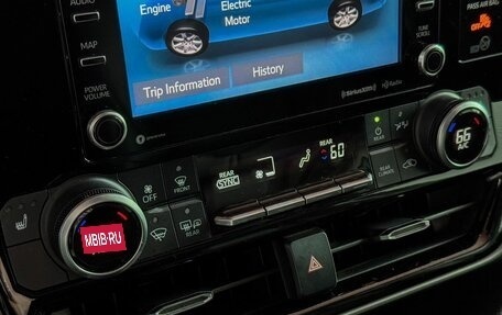 Toyota Highlander, 2021 год, 4 209 000 рублей, 22 фотография
