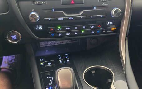 Lexus RX IV рестайлинг, 2017 год, 3 520 000 рублей, 8 фотография