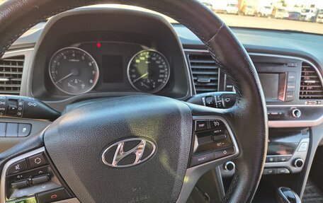 Hyundai Elantra VI рестайлинг, 2016 год, 1 450 000 рублей, 10 фотография