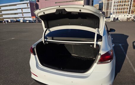 Hyundai Elantra VI рестайлинг, 2016 год, 1 450 000 рублей, 12 фотография