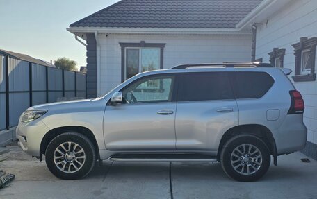 Toyota Land Cruiser Prado 150 рестайлинг 2, 2018 год, 4 450 000 рублей, 9 фотография