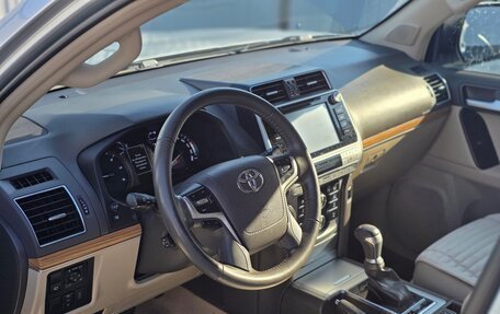 Toyota Land Cruiser Prado 150 рестайлинг 2, 2018 год, 4 450 000 рублей, 10 фотография